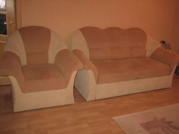 Продаю мебель: диван-кровать и 2 кресла